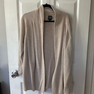 Beautiful natural color sweater. Great cozy sweater